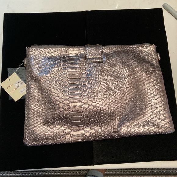 CARLO G STUDDED Envelope clutch. 
Faux snake in Pewter NO strap sorry - Picture 4 of 4